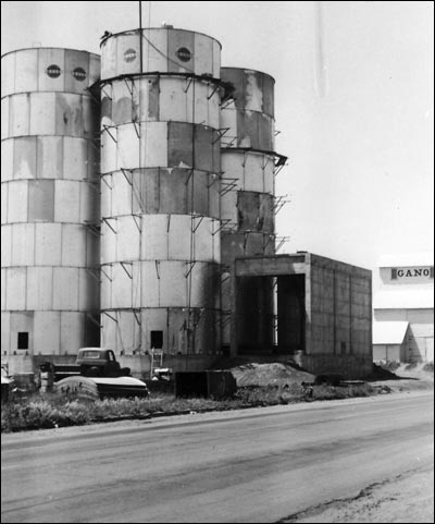 The construction of the steel bins making up the highway-side elevator in 1951. Photo copyright 2010 by Paul Schmidt.