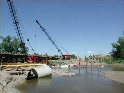 The third Pawnee Rock Bridge under construction, June 2000. Photo copyright 2009 by Leon Unruh.