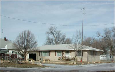 The A.B. Clawson family lived in this home just east of and across the alley from the Pawnee Garage. Photo copyright 2009 by Leon Unruh.