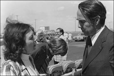 Dorothy Bowman interviews freshman senator Bob Dole at the Fort Larned Trail Center in 1974. Photo copyright 2010 by Leon Unruh.