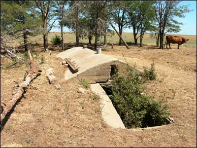 The backyard cellar of the Otis and Lena Unruh farm. Photo copyright 2009 by Leon Unruh.