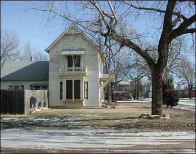 House at Pawnee Avenue and Rock Street in Pawnee Rock. Photo copyright 2010 by Leon Unruh.