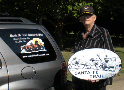 Larry Mix at the Pawnee Rock parade. Photo copyright 2010 by Leon Unruh.