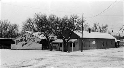 Clutter Lindas Lumber Co. in 1974. Photo copyright 1974 by Leon Unruh.