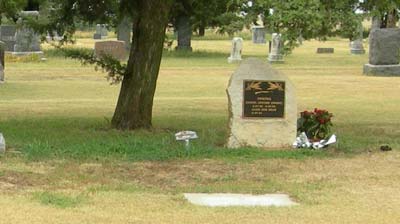 Jerry Pfister grave at the Pawnee Rock Cemetery. Photo copyright 2010 by Leon Unruh.