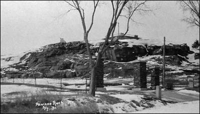 On March 7, 1931, the DAR monument is visible at the extreme right of this photo of the park entrance.