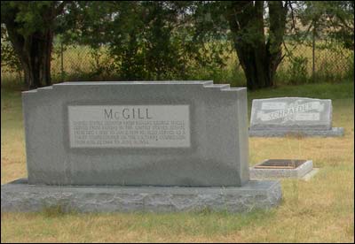 Grave marker for Virgil and Helen Schraeder. Photo copyright 2009 by Leon Unruh.