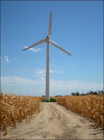 Wind turbine near the Great Bend airport. Photo copyright 2010 by Leon Unruh.